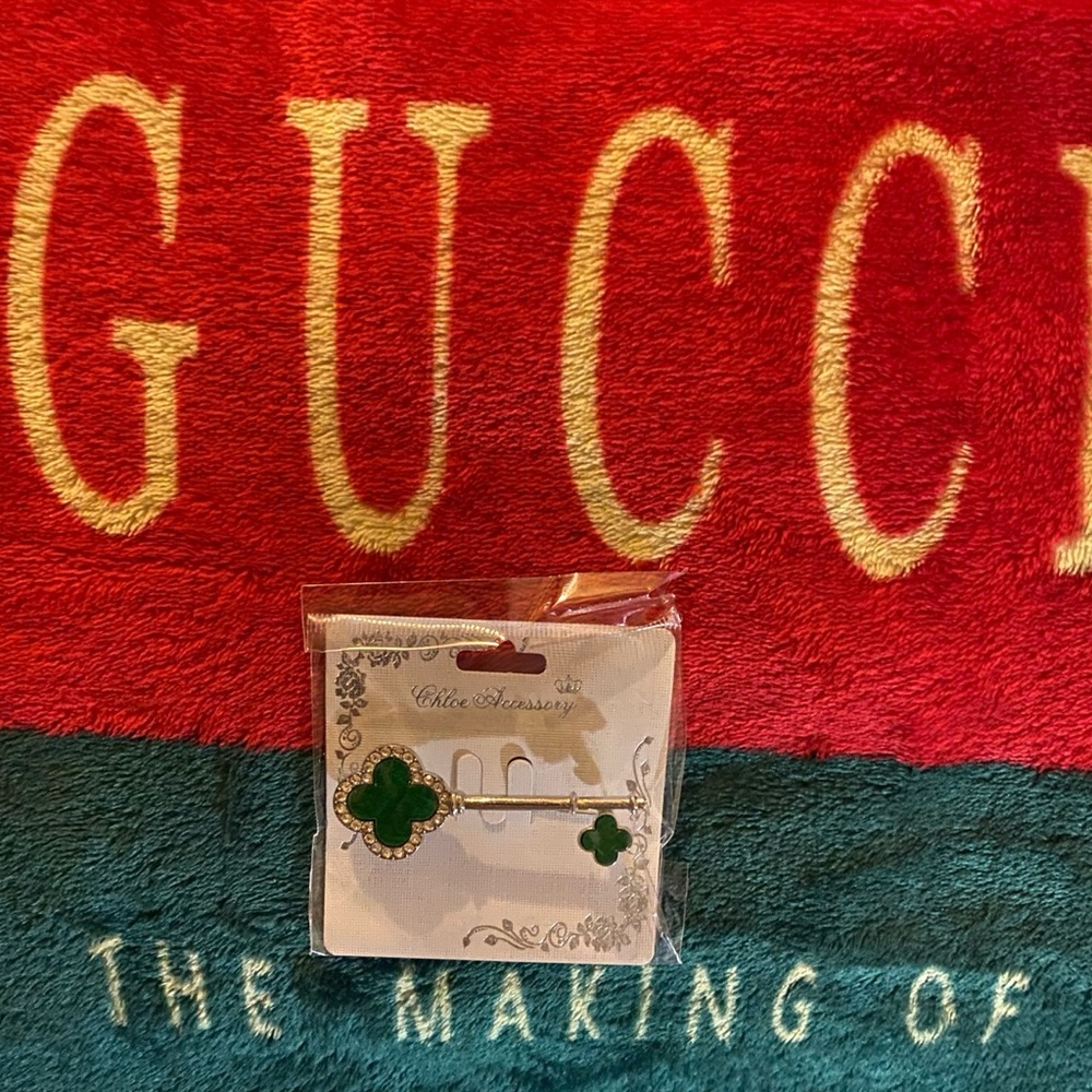 Green and Gold Brooch Pin